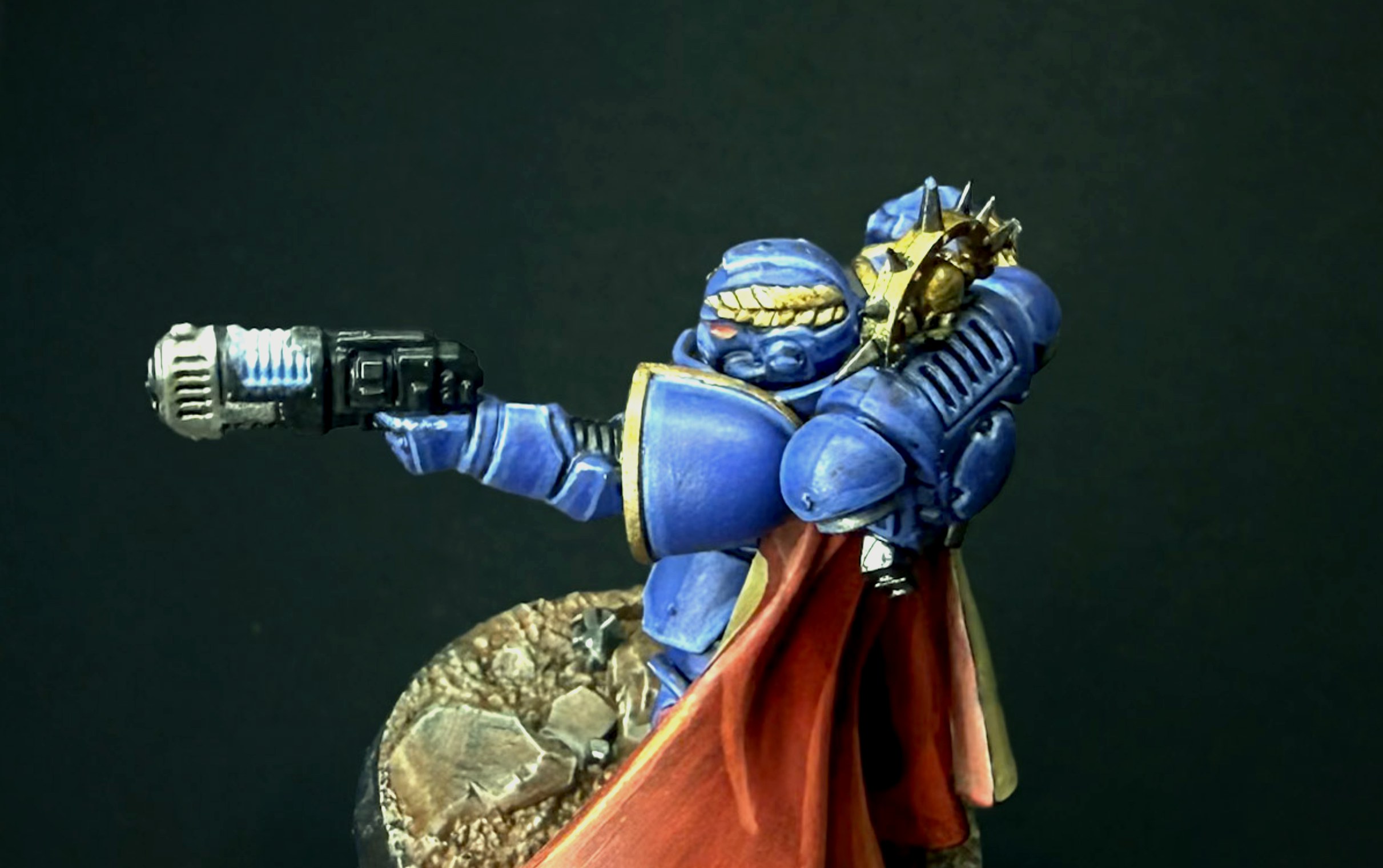 Ultramarines Captain, angle 2
